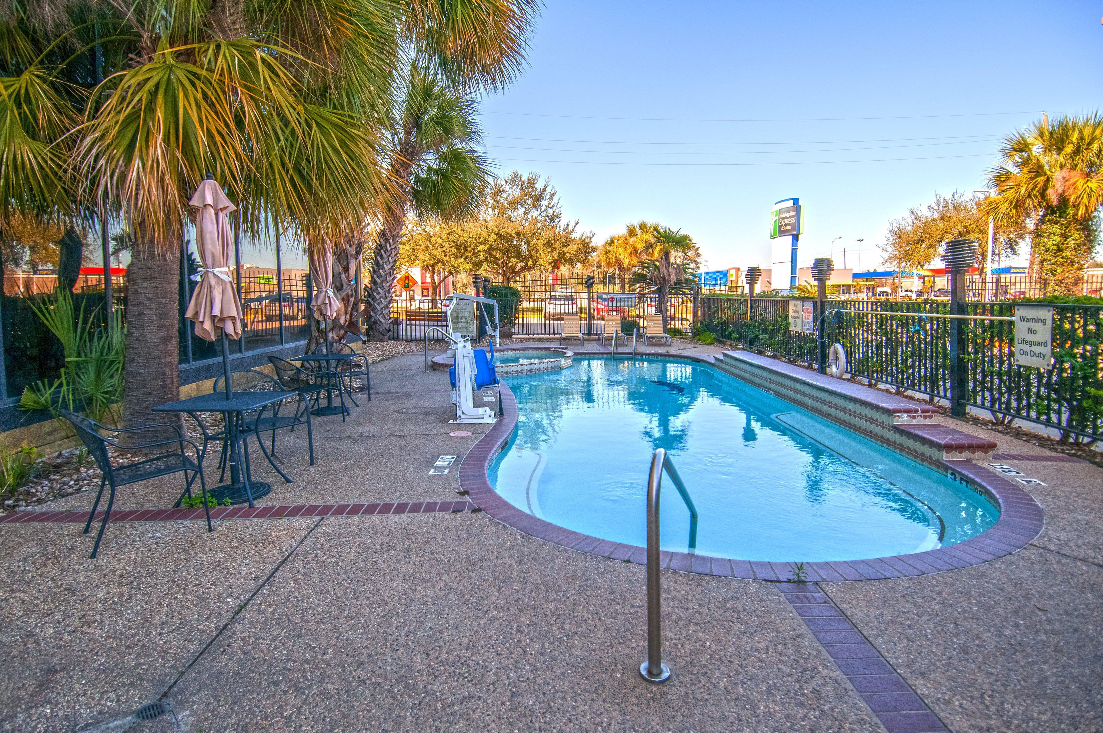 Holiday Inn Express Hotel & Suites Houston North Intercontinental By Ihg Dış mekan fotoğraf