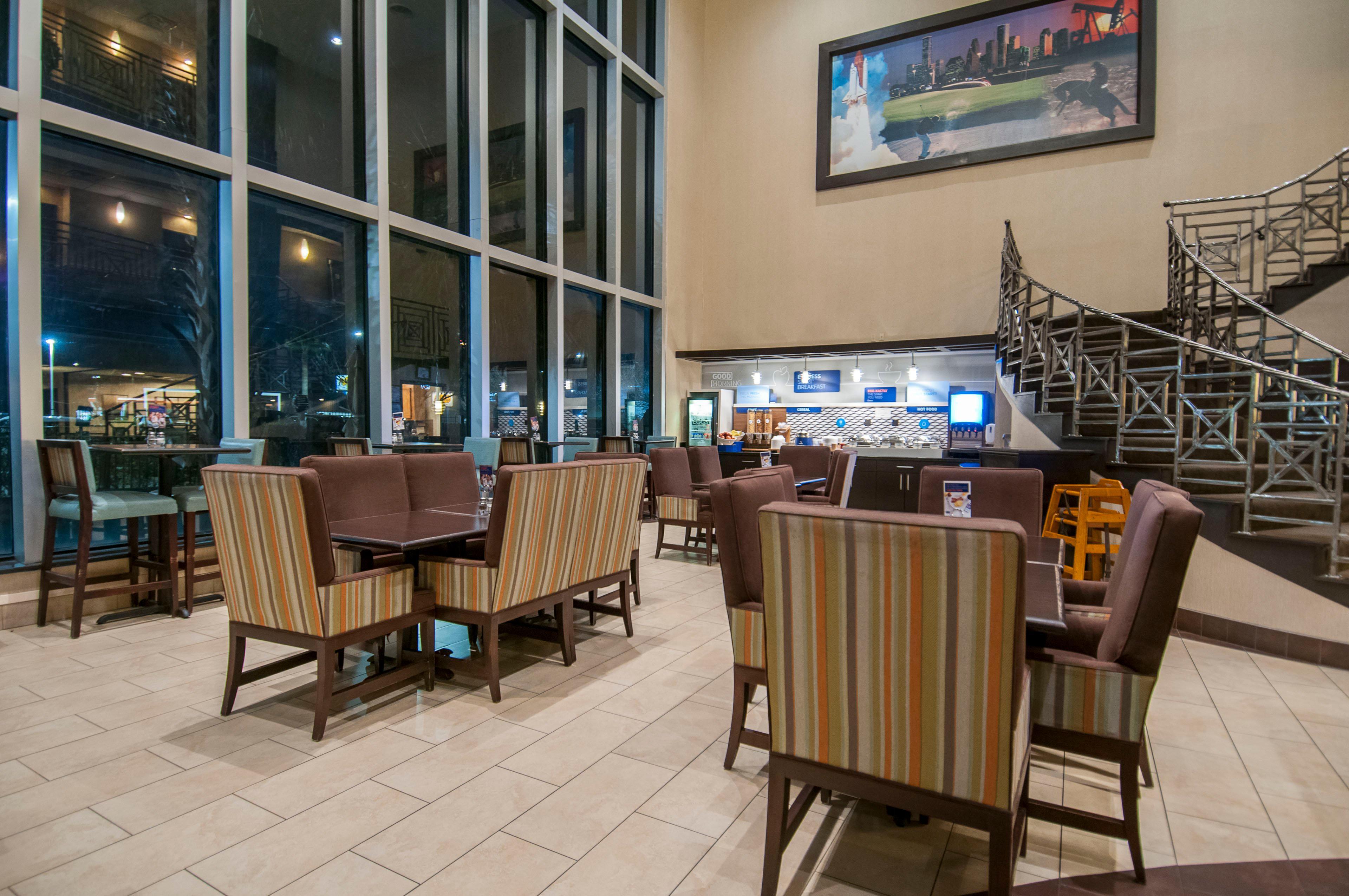 Holiday Inn Express Hotel & Suites Houston North Intercontinental By Ihg Dış mekan fotoğraf