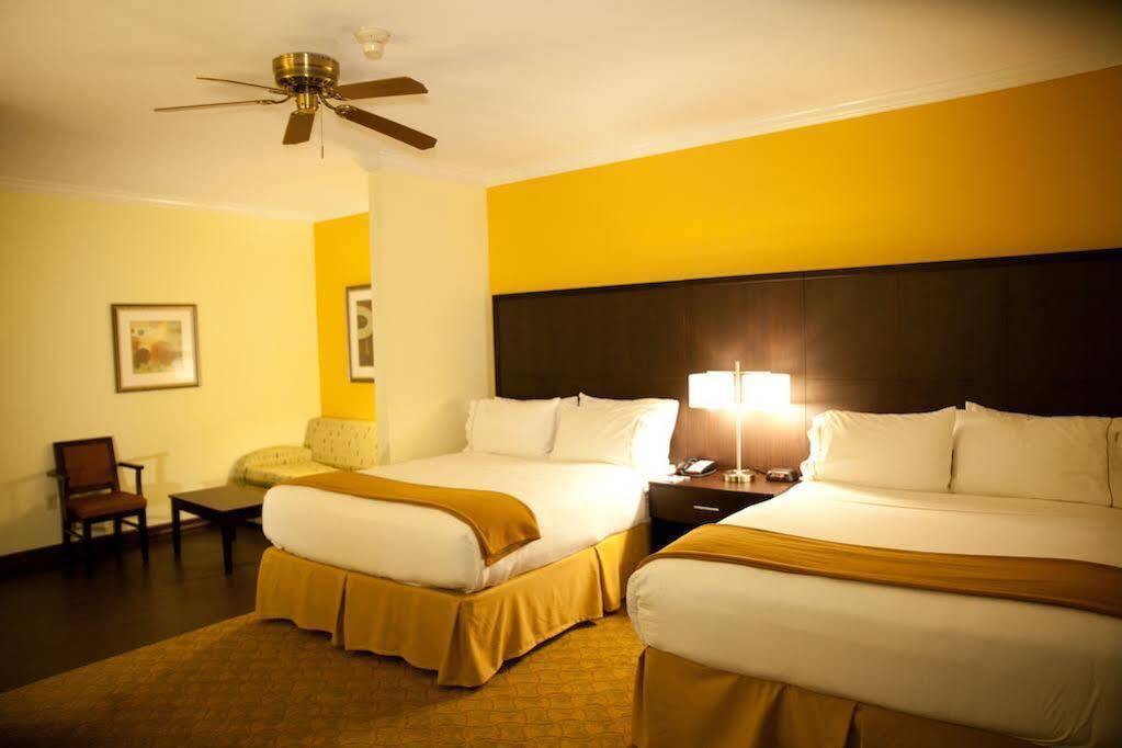 Holiday Inn Express Hotel & Suites Houston North Intercontinental By Ihg Dış mekan fotoğraf